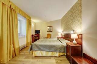 Отель Hotel Legend Пярну Улучшенный двухместный номер с 1 кроватью-3