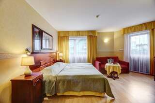 Отель Hotel Legend Пярну Улучшенный двухместный номер с 1 кроватью-4