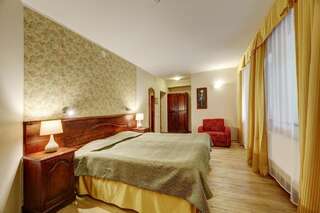 Отель Hotel Legend Пярну Улучшенный двухместный номер с 1 кроватью-6