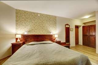 Отель Hotel Legend Пярну Улучшенный двухместный номер с 1 кроватью-7